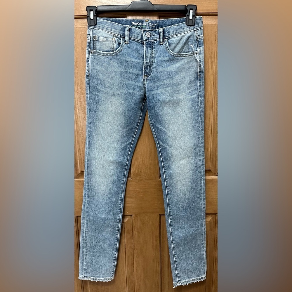 Gap kids NWT blue jeans size Boys 14 regular skinny distressed